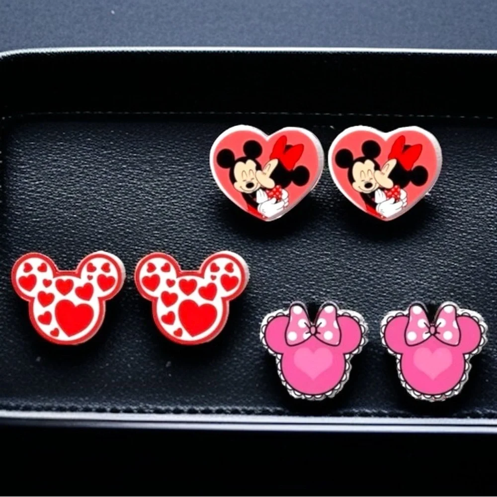Love in the Air: Whimsical Mickey & Minnie Valentine’s Day Stud Earrings! NWT